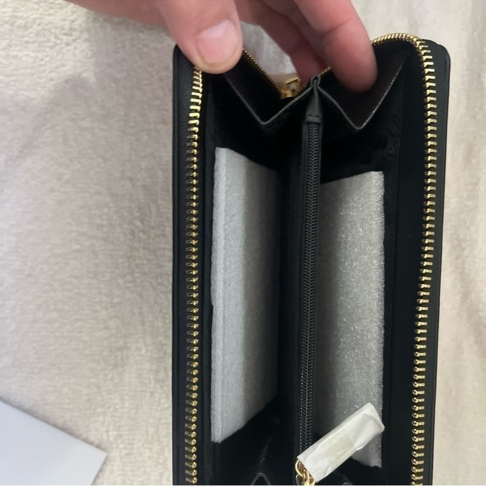 Love Moschino Black Quilted Heart Stud Zip-Around Wallet Gold Hardware NWT - Picture 5 of 5